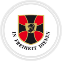 Wappen OSH mit Wahlspruch „In Freiheit dienen“ (Bild: Bundeswehr/FMZ OSH)